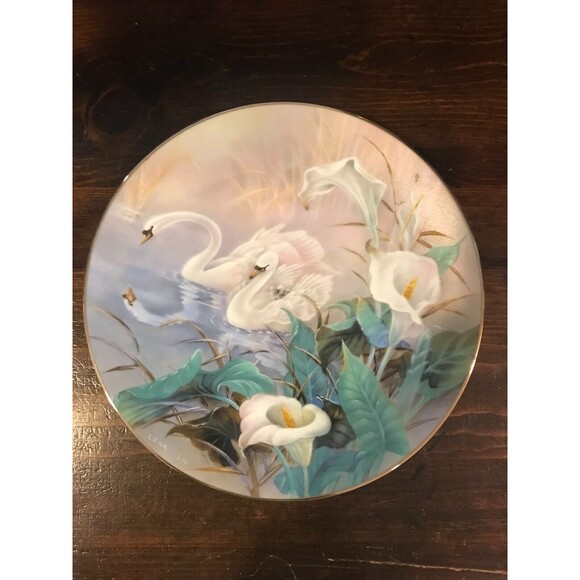 The Bradford Exchange Swans On Wings of Snow Collector's Plate with COA Vintage - Picture 1 of 4